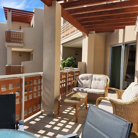 Spacious 2 Bedroom Flat In Playa De La Tejita