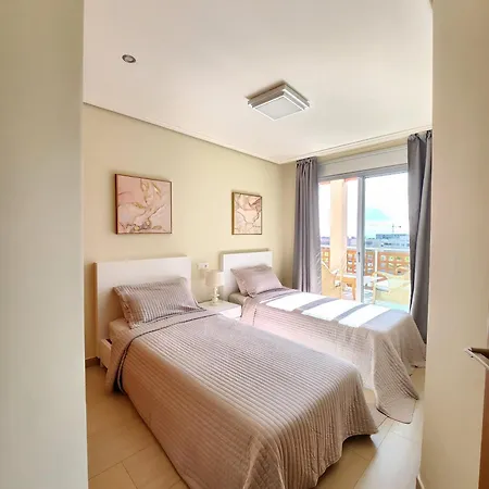 Spacious 2 Bedroom Flat In Playa De La Tejita
