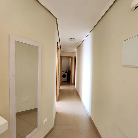 Spacious 2 Bedroom Flat In Playa De *