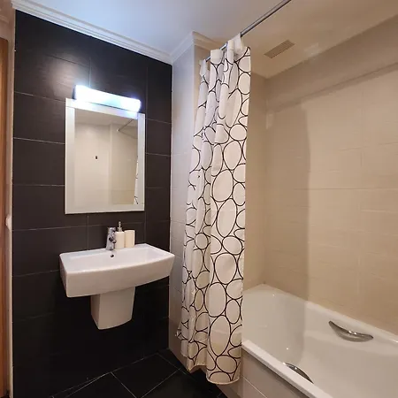 Spacious 2 Bedroom Flat In Playa De Daire *