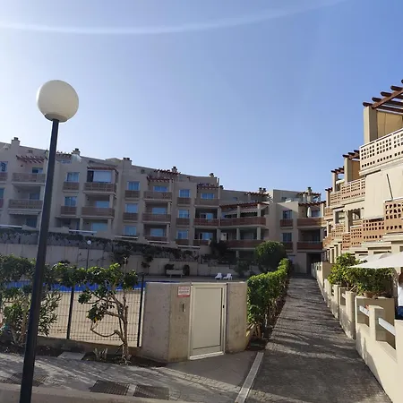 Spacious 2 Bedroom Flat In Playa De La Tejita