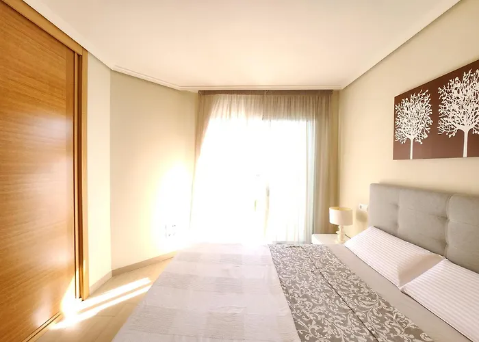 Apartment Spacious 2 Bedroom Flat In Playa De