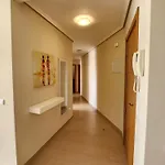Spacious 2 Bedroom Flat In Playa De *