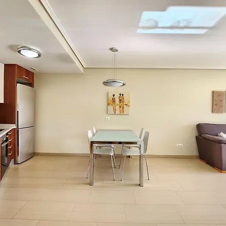 Spacious 2 Bedroom Flat In Playa De Appartement La Tejita
