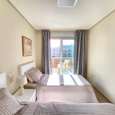 Spacious 2 Bedroom Flat In Playa De La Tejita