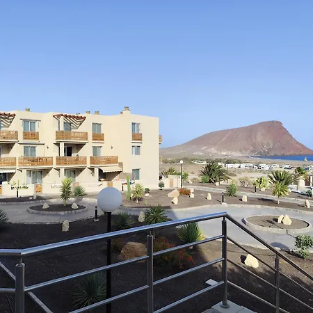 Spacious 2 Bedroom Flat In Playa De *