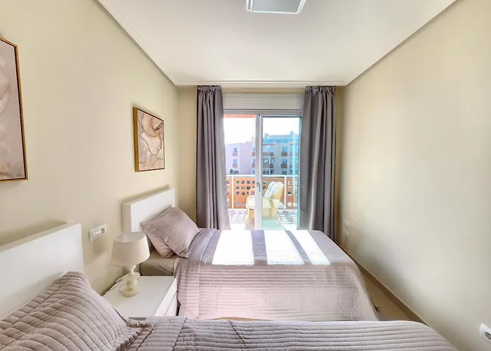 Spacious 2 Bedroom Flat In Playa De La Tejita
